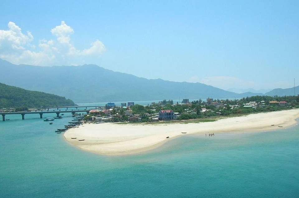 Khám phá Bãi biển Lăng Cô - Điểm đến du lịch Phú Lộc trên Dulich24